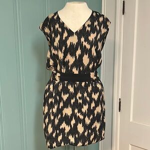 Rachel Roy V-Neck Ikat Patterned Mini Dress in Black and Tan Polyester